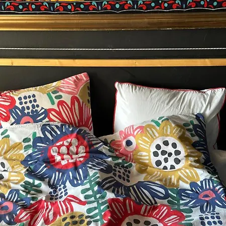 Bright & Spacious In Buda Appartement Boedapest