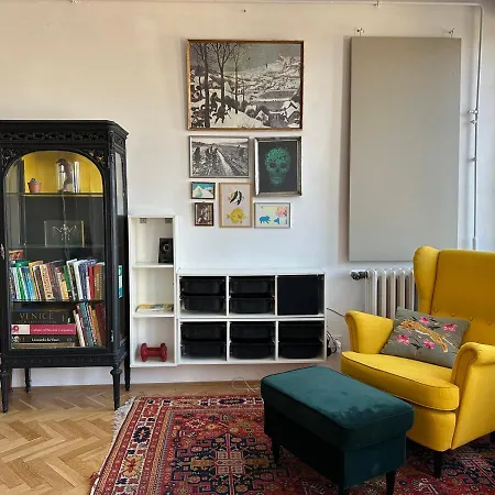 Bright & Spacious In Buda * Budapest