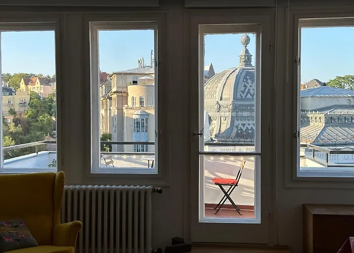 Bright & Spacious In Buda * Budapest