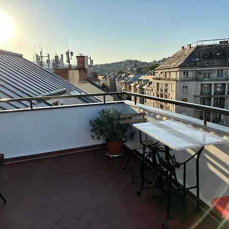 Apartament Bright & Spacious In Buda *