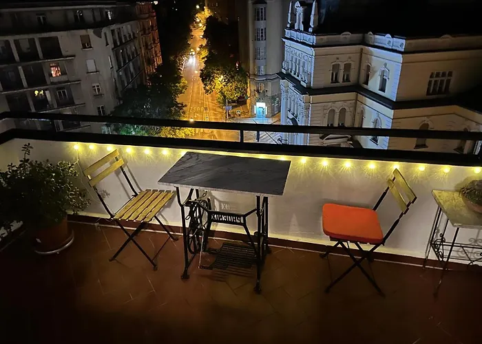 Bright & Spacious In Buda شقة